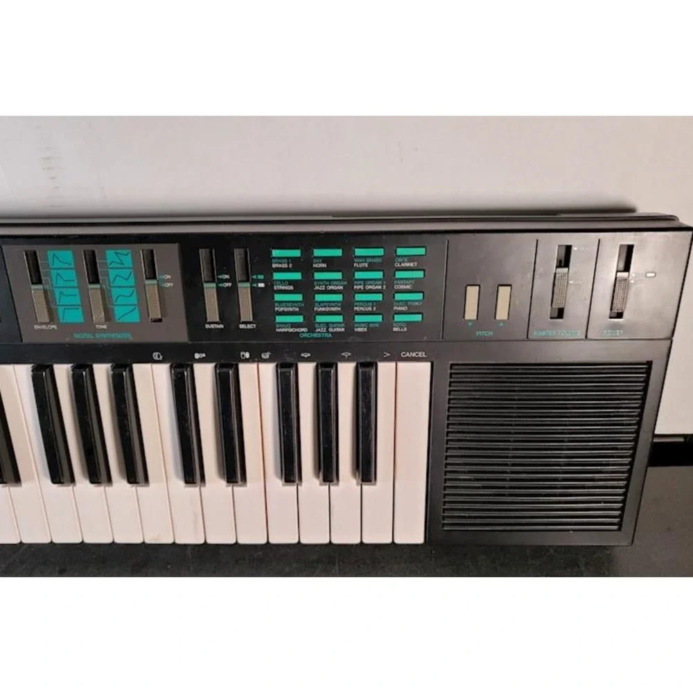 Yamaha PSR-22 49-Key Piano Keyboard Digital Synthesizer Works
